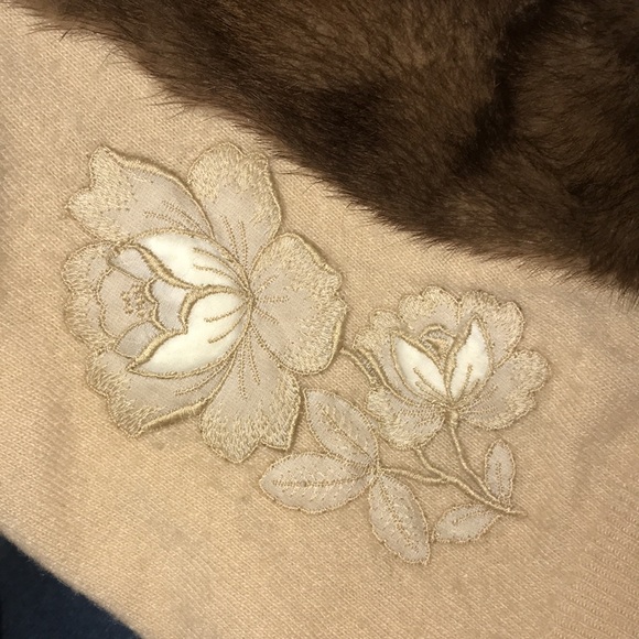 1950s Bernhard Altmann Light Brown Cashmere Cropped Cardigan with Mink Collar - Picture 3 of 5